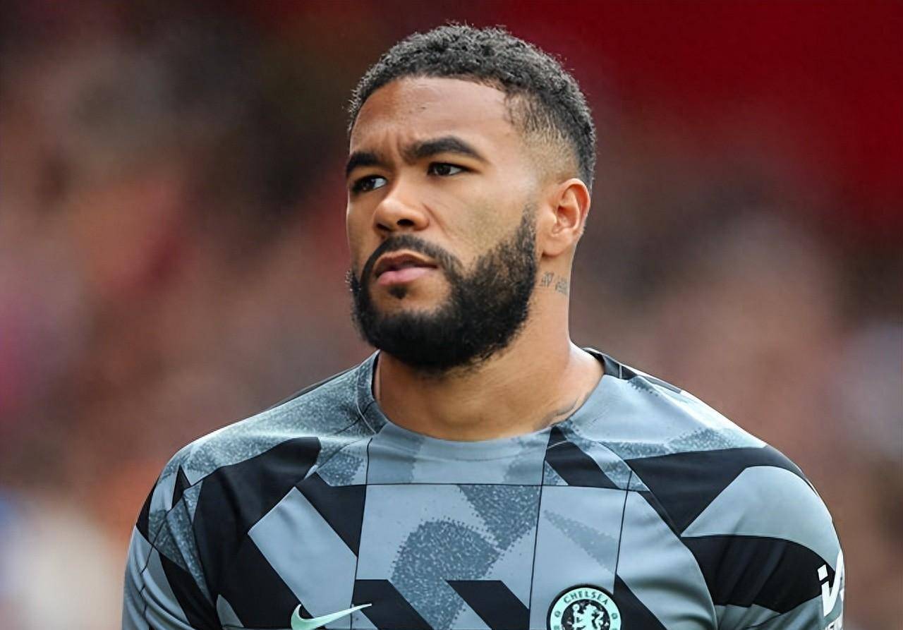 乐鱼体育官网-赛地聚焦——意大利杯冲刺阶段热度飙升；纽卡斯尔队长鼓劲；赛场秩序良好；团队化学反应显著