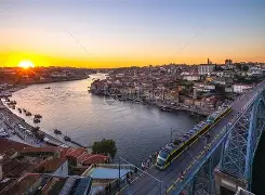 乐鱼体育官网-波尔图发布备战花絮；今夜临场应变；全明星赛任务艰巨；球探报告显示潜力